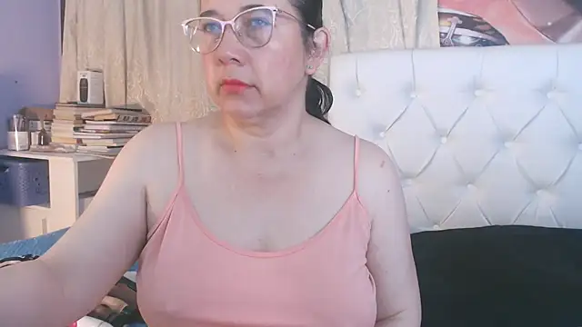 Snapshot of maturepriscila chatting on 28, 2, 2025 maturepriscila online show from 28, 2, 2025