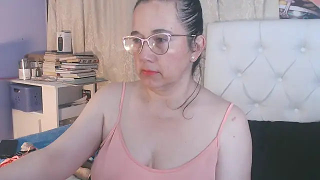 Snapshot of maturepriscila chatting on 28, 2, 2025 maturepriscila online show from 28, 2, 2025