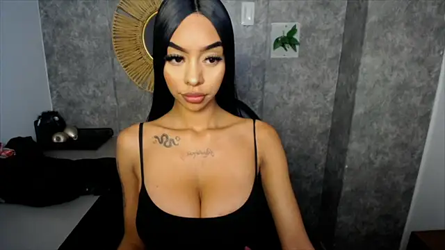 Snapshot of Tiffanny chatting on 13, 2, 2025 Tiffanny online show from 13, 2, 2025