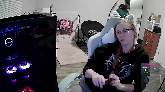 LilyFoxxx online show from 17, 12, 2025