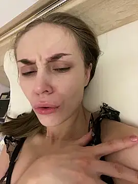 Snapshot of Burning_girlss chatting on 17, 12, 2024 Burning girlss online show from 17, 12, 2024