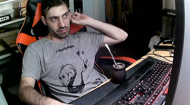 Snapshot of johnwood88 chatting on 28, 2, 2025 johnwood88 online show from 28, 2, 2025