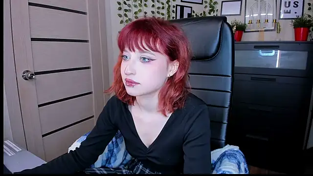 ElizaNik  online show from 25, 4, 2026