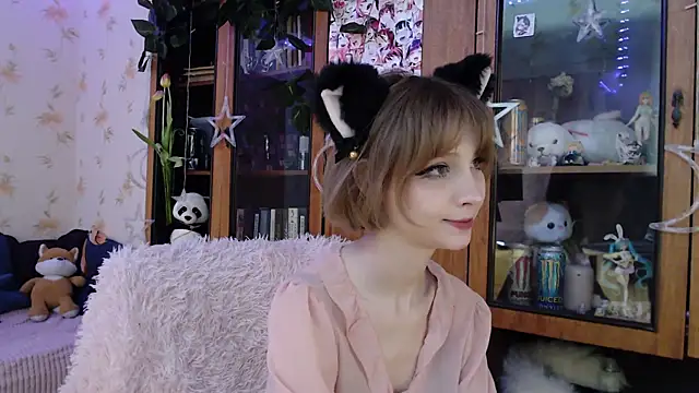 cloudgirrl online show from 12, 3, 2025