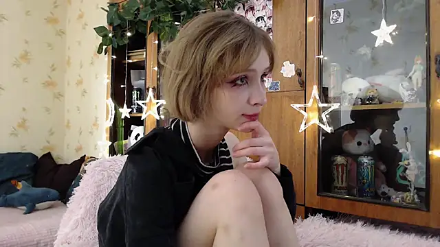 cloudgirrl online show from 19, 3, 2025