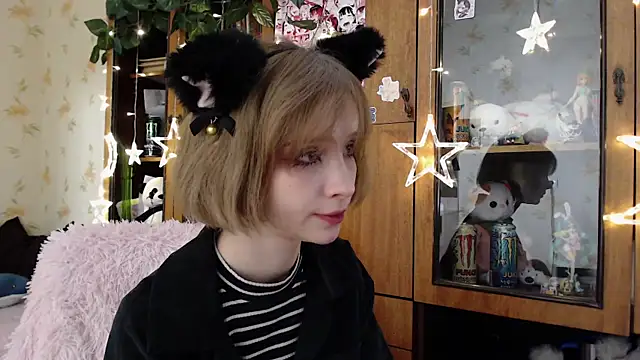 cloudgirrl online show from 19, 3, 2025