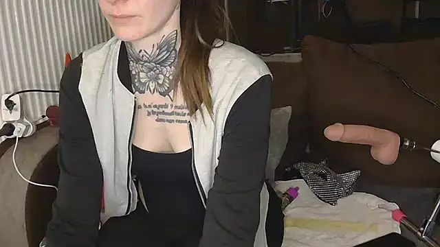 liloucamchaudee online show from 15, 3, 2026