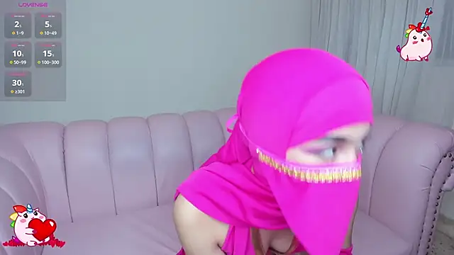 Aaliyah Salma online show from 24, 1, 2025