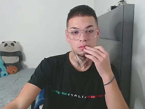 Snapshot of MarceloMilk chatting on 13, 9, 2025 MarceloMilk online show from 13, 9, 2025