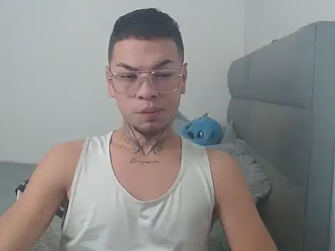 Snapshot of MarceloMilk chatting on 15, 9, 2025 MarceloMilk online show from 15, 9, 2025