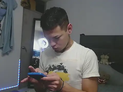 Snapshot of MarceloMilk chatting on 7, 10, 2025 MarceloMilk online show from 7, 10, 2025
