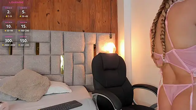 Saori newman online show from 2, 10, 2025