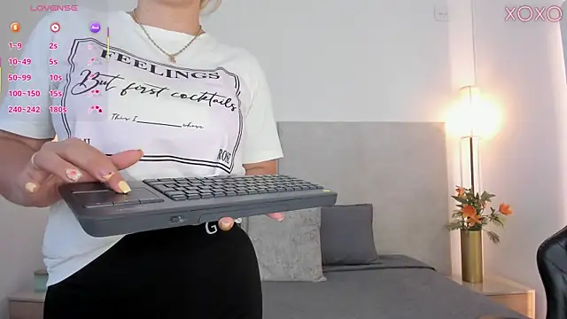 Saori newman online show from 2, 4, 2026