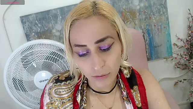 ariana crazzy online show from 15, 1, 2025