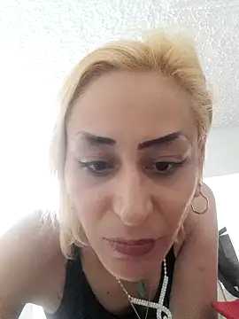 ariana crazzy online show from 15, 2, 2025