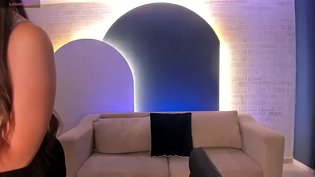 AlinaKravitz online show from 9, 2, 2026