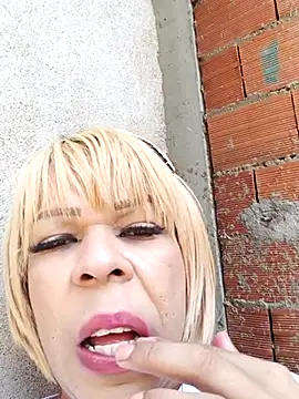 Snapshot of blondebitchlitle chatting on 13, 2, 2025 blondebitchlitle online show from 13, 2, 2025