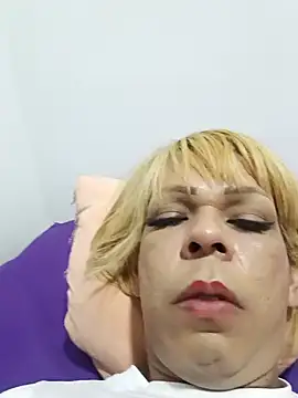 Snapshot of blondebitchlitle chatting on 13, 2, 2025 blondebitchlitle online show from 13, 2, 2025