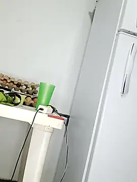 Snapshot of blondebitchlitle chatting on 21, 2, 2025 blondebitchlitle online show from 21, 2, 2025