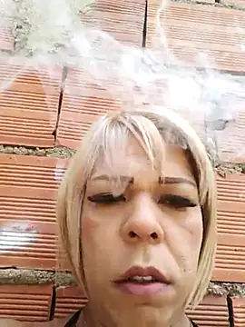 Snapshot of blondebitchlitle chatting on 21, 2, 2025 blondebitchlitle online show from 21, 2, 2025