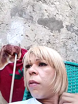 Snapshot of blondebitchlitle chatting on 2, 3, 2025 blondebitchlitle online show from 2, 3, 2025