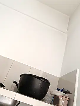 Snapshot of blondebitchlitle chatting on 8, 3, 2025 blondebitchlitle online show from 8, 3, 2025