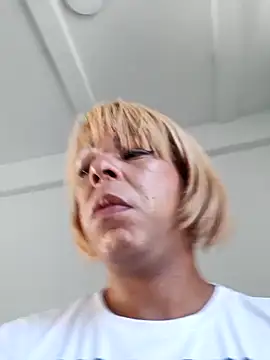 Snapshot of blondebitchlitle chatting on 9, 3, 2025 blondebitchlitle online show from 9, 3, 2025