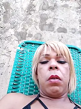 Snapshot of blondebitchlitle chatting on 16, 3, 2025 blondebitchlitle online show from 16, 3, 2025