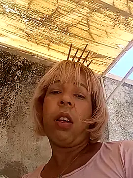 Snapshot of blondebitchlitle chatting on 15, 9, 2025 blondebitchlitle online show from 15, 9, 2025