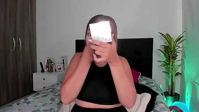 LaylaJewel online show from 17, 2, 2025