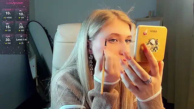 Evacadooo online show from 24, 1, 2025