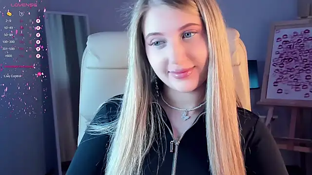 Evacadooo online show from 1, 3, 2025