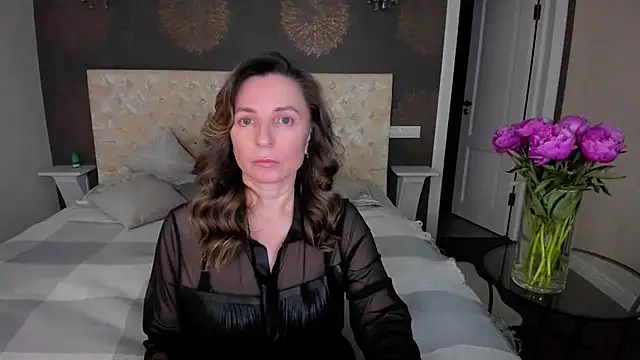 Snapshot of AllisonWilliams chatting on 2, 2, 2025 AllisonWilliams online show from 2, 2, 2025