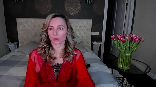 Snapshot of AllisonWilliams chatting on 7, 3, 2025 AllisonWilliams online show from 7, 3, 2025