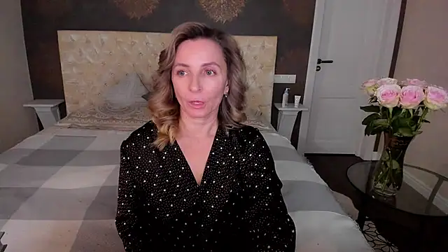 Snapshot of AllisonWilliams chatting on 10, 10, 2025 AllisonWilliams online show from 10, 10, 2025