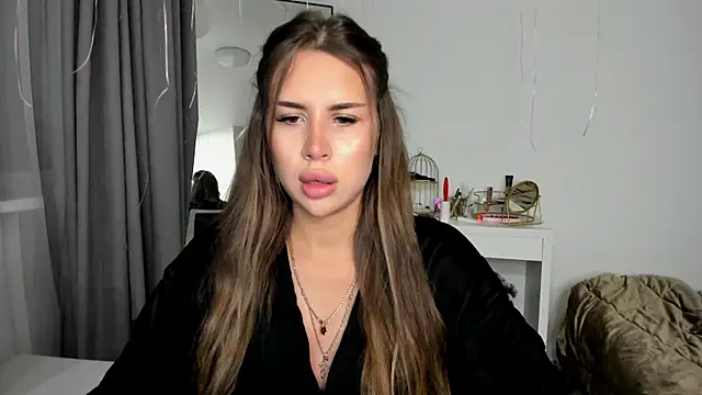 Snapshot of SuraMune chatting on 6, 2, 2025 SuraMune online show from 6, 2, 2025