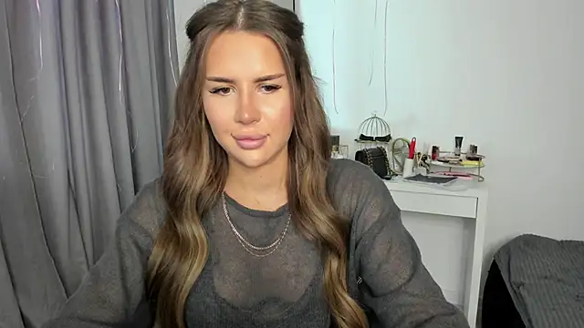 Snapshot of SuraMune chatting on 14, 2, 2025 SuraMune online show from 14, 2, 2025