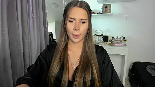 Snapshot of SuraMune chatting on 21, 2, 2025 SuraMune online show from 21, 2, 2025