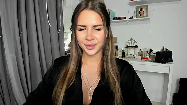 Snapshot of SuraMune chatting on 23, 2, 2025 SuraMune online show from 23, 2, 2025