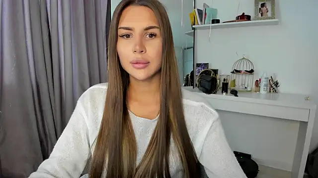 Snapshot of SuraMune chatting on 28, 2, 2025 SuraMune online show from 28, 2, 2025