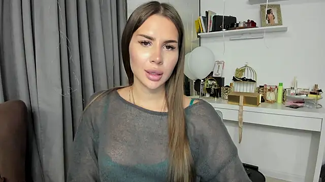 Snapshot of SuraMune chatting on 6, 3, 2025 SuraMune online show from 6, 3, 2025