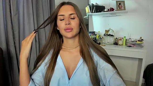 Snapshot of SuraMune chatting on 10, 3, 2025 SuraMune online show from 10, 3, 2025