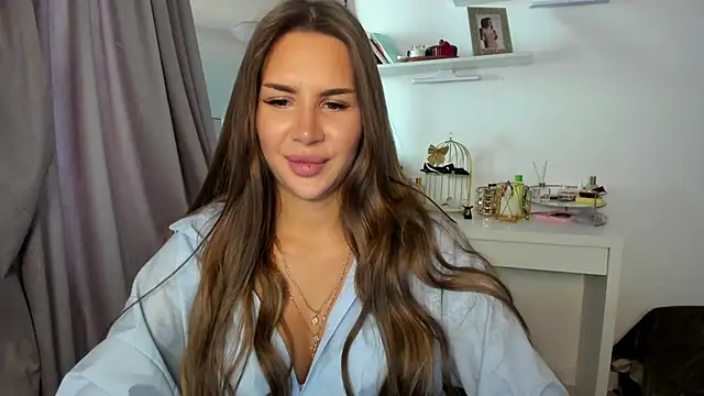 Snapshot of SuraMune chatting on 13, 3, 2025 SuraMune online show from 13, 3, 2025