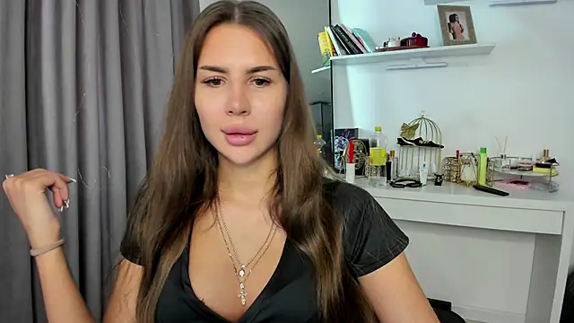 Snapshot of SuraMune chatting on 15, 3, 2025 SuraMune online show from 15, 3, 2025