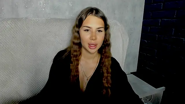 Snapshot of SuraMune chatting on 14, 11, 2025 SuraMune online show from 14, 11, 2025