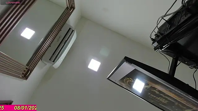 Snapshot of Charlie_Doll chatting on 8, 1, 2025 Charlie Doll online show from 8, 1, 2025