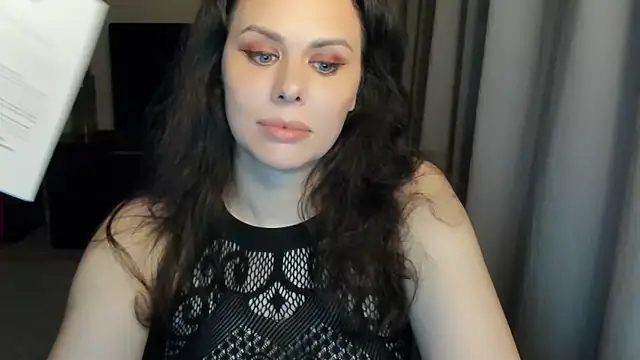 MollyCheiz online show from 11, 7, 2026