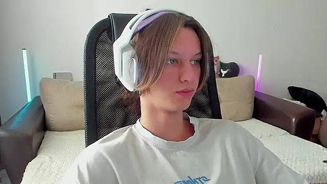 Ostin meow online show from 3, 2, 2026