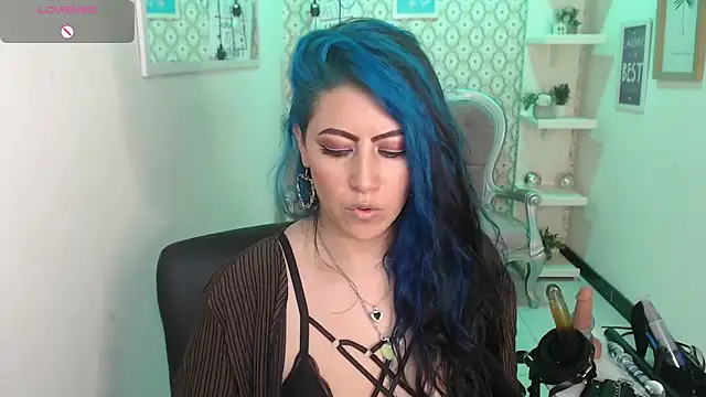 scarleth blue online show from 3, 2, 2025