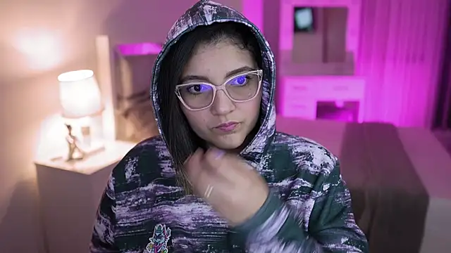 Camilaa bueno online show from 12, 12, 2024